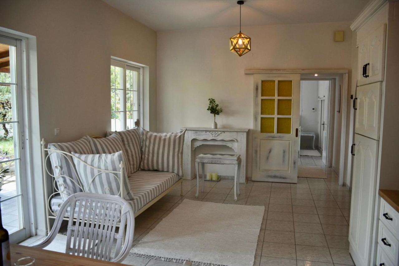 House Apartment *